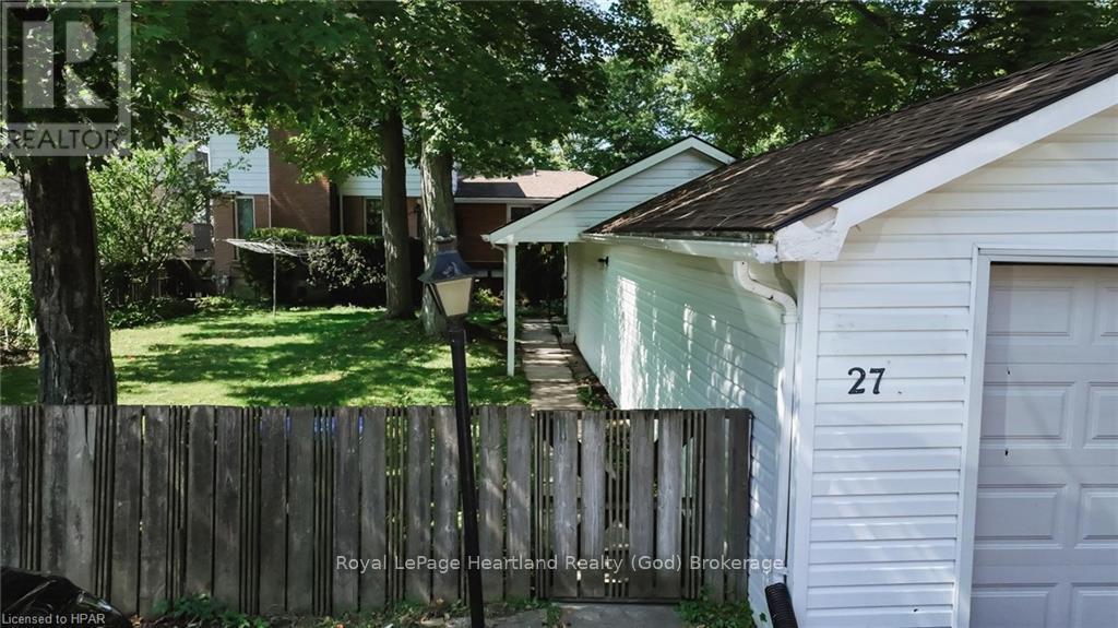 27 Bluewater Drive, Central Huron (Goderich (Town)), Ontario  N7A 3X8 - Photo 37 - X10780350