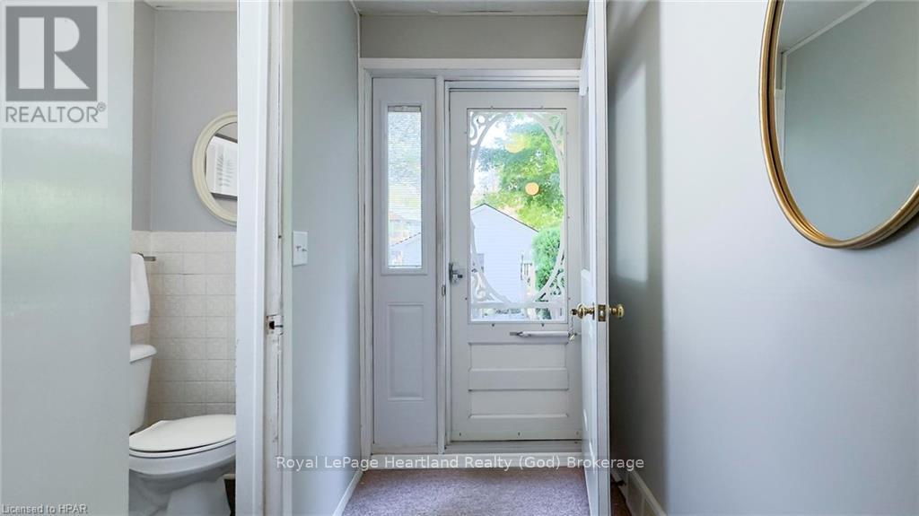 27 Bluewater Drive, Goderich, Ontario  N7A 3X8 - Photo 4 - X10780350
