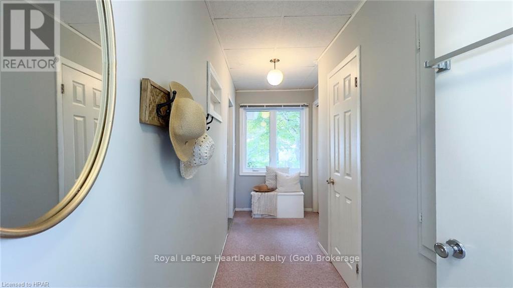 27 Bluewater Drive, Goderich, Ontario  N7A 3X8 - Photo 5 - X10780350