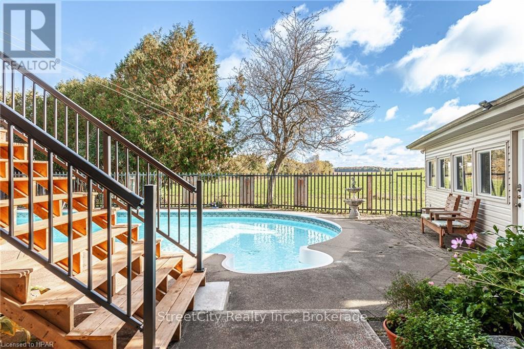 60 Meighen Mews, Stratford, Ontario  N4Z 1B5 - Photo 35 - X10780382