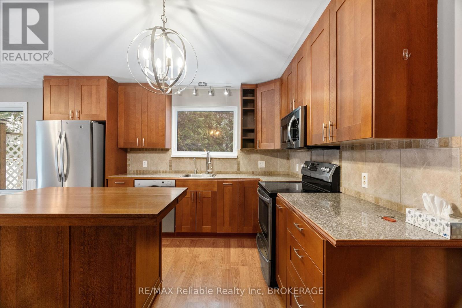 13 Park Road, Central Huron (Goderich (Town)), Ontario  N7A 3X8 - Photo 11 - X10780408