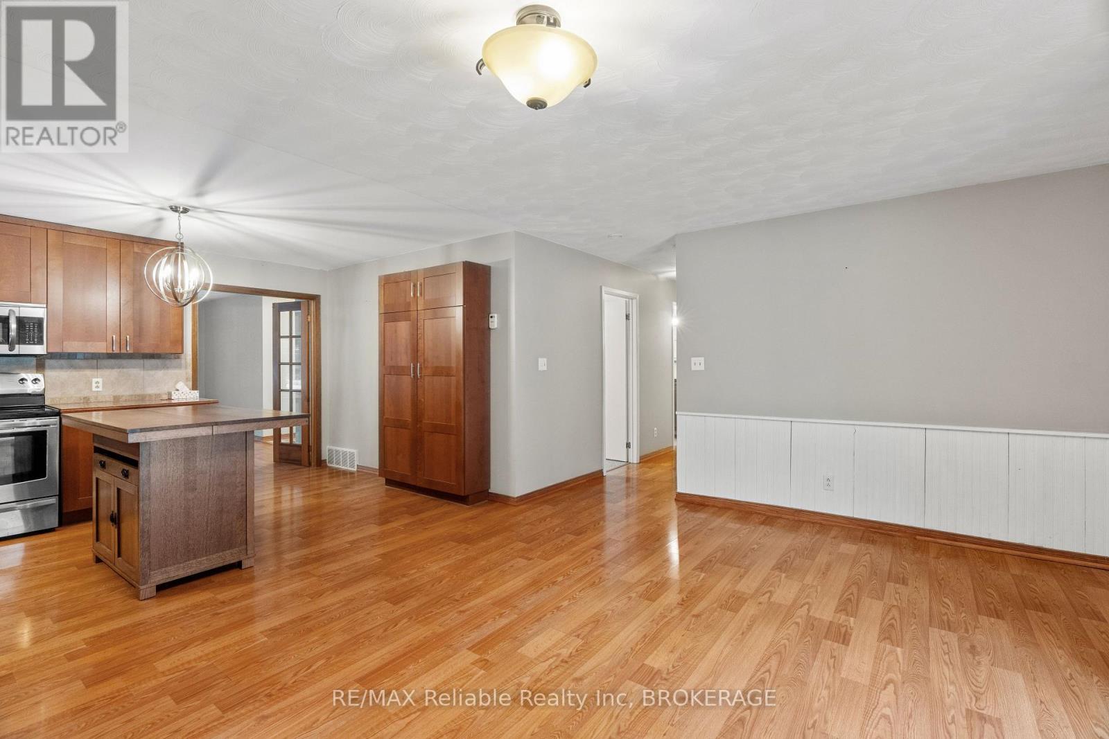 13 Park Road, Central Huron (Goderich (Town)), Ontario  N7A 3X8 - Photo 17 - X10780408