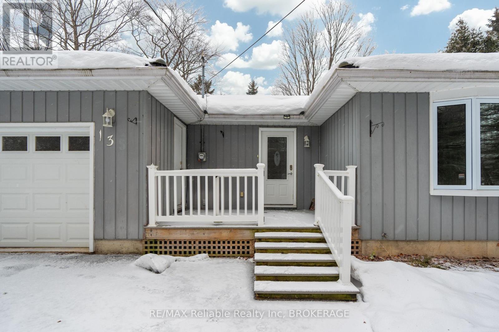 13 Park Road, Central Huron (Goderich (Town)), Ontario  N7A 3X8 - Photo 4 - X10780408