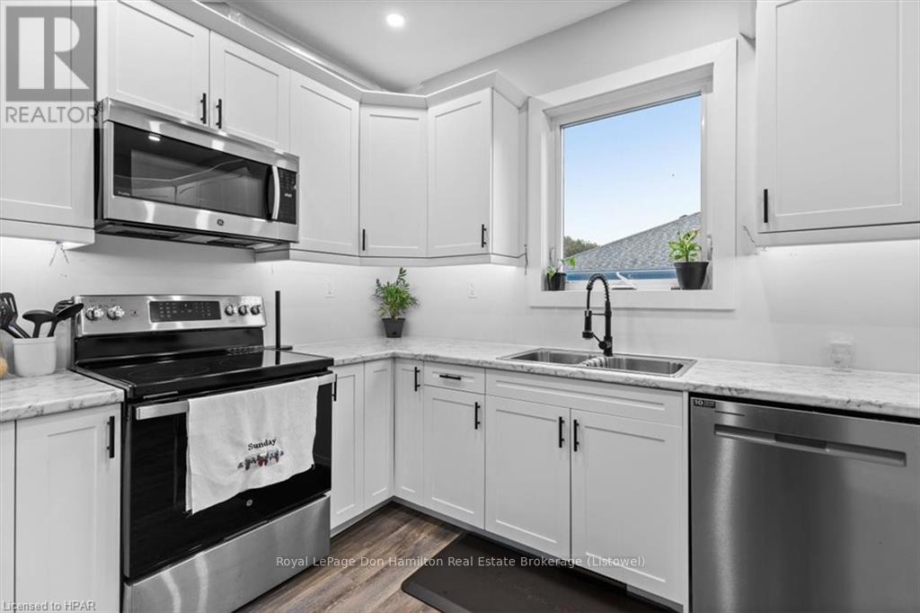 757 Anderson Drive, Huron East, Ontario  N0G 1H0 - Photo 11 - X10780419