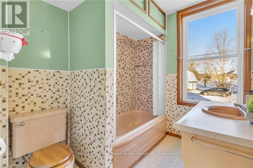 5453 Hwy 9, Minto, Ontario  N0G 1Z0 - Photo 22 - X10780429