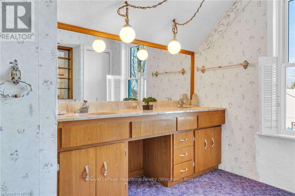 5453 Hwy 9, Minto, Ontario  N0G 1Z0 - Photo 28 - X10780429