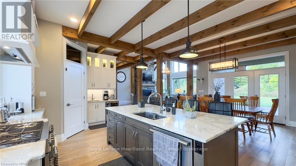 4640 Lakeshore Road, Plympton-Wyoming, Ontario  N0N 1J6 - Photo 15 - X10780443