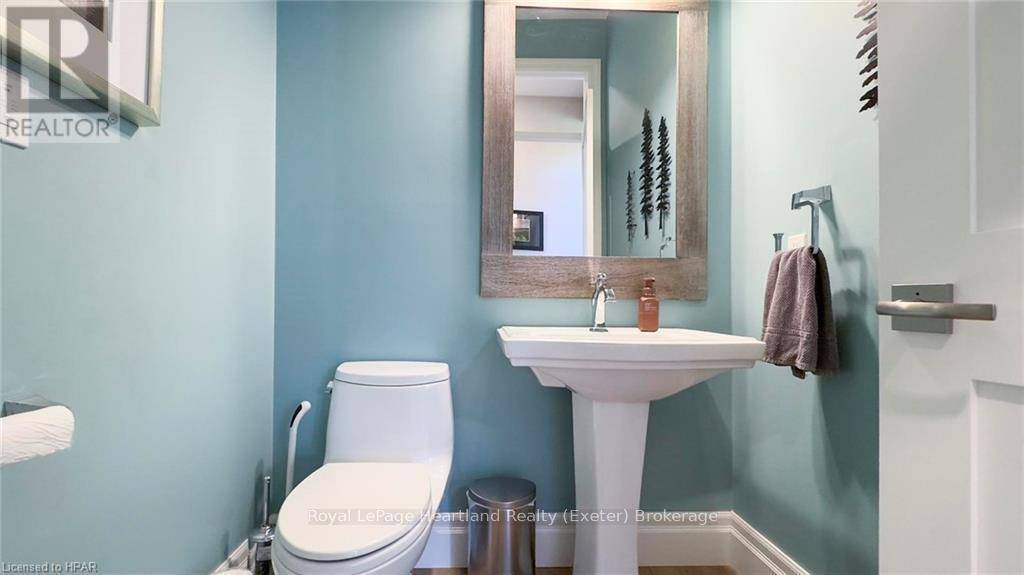 4640 Lakeshore Road, Plympton-Wyoming, Ontario  N0N 1J6 - Photo 17 - X10780443