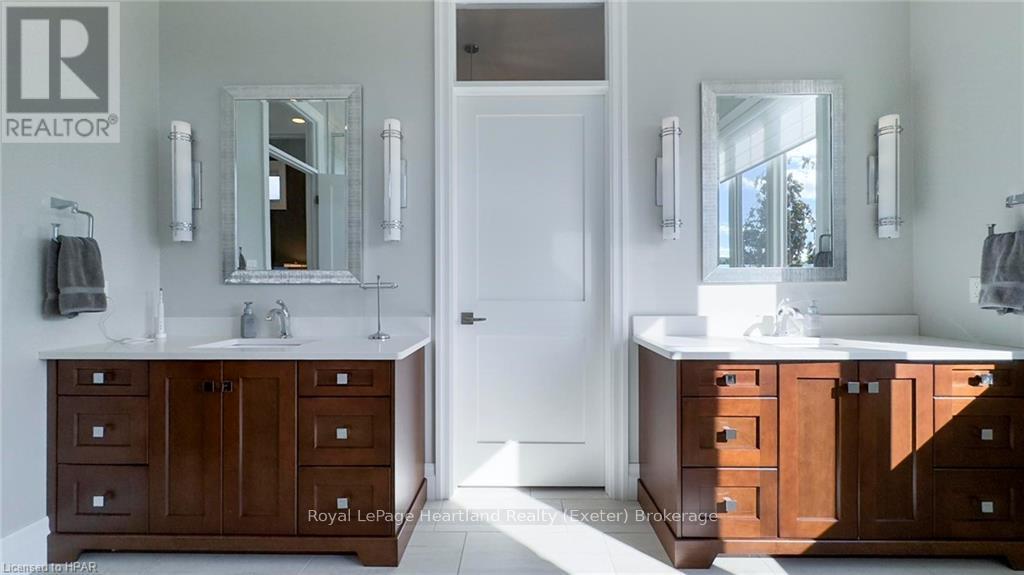 4640 Lakeshore Road, Plympton-Wyoming, Ontario  N0N 1J6 - Photo 21 - X10780443