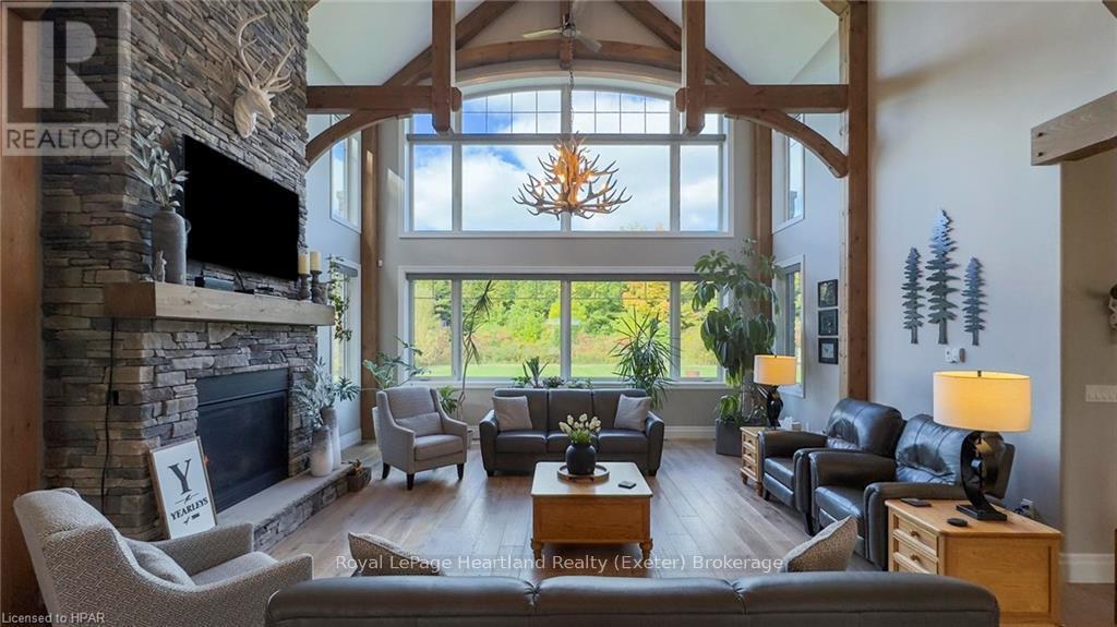 4640 Lakeshore Road, Plympton-Wyoming, Ontario  N0N 1J6 - Photo 5 - X10780443