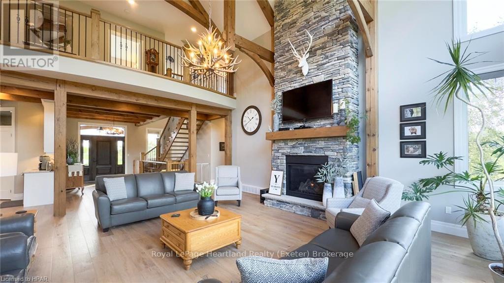 4640 Lakeshore Road, Plympton-Wyoming, Ontario  N0N 1J6 - Photo 6 - X10780443