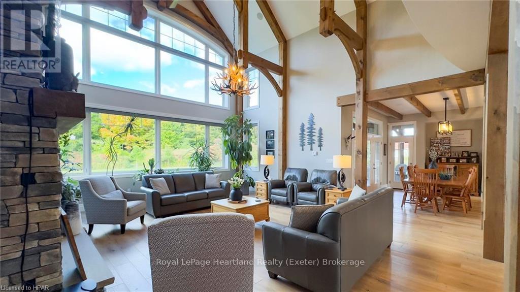 4640 Lakeshore Road, Plympton-Wyoming, Ontario  N0N 1J6 - Photo 9 - X10780443