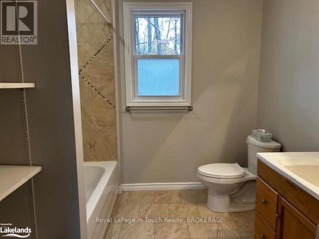 687 Montreal St, Midland, Ontario  L4R 1G5 - Photo 8 - S10439219