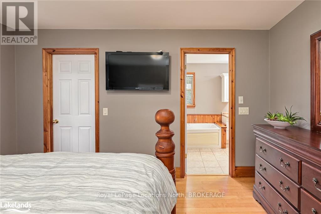 47 Blackburn Avenue, Clearview (Nottawa), Ontario  L0M 1P0 - Photo 12 - S10439287