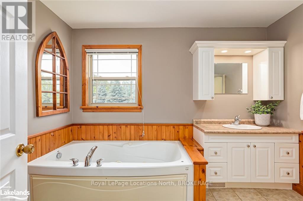 47 Blackburn Avenue, Clearview (Nottawa), Ontario  L0M 1P0 - Photo 13 - S10439287