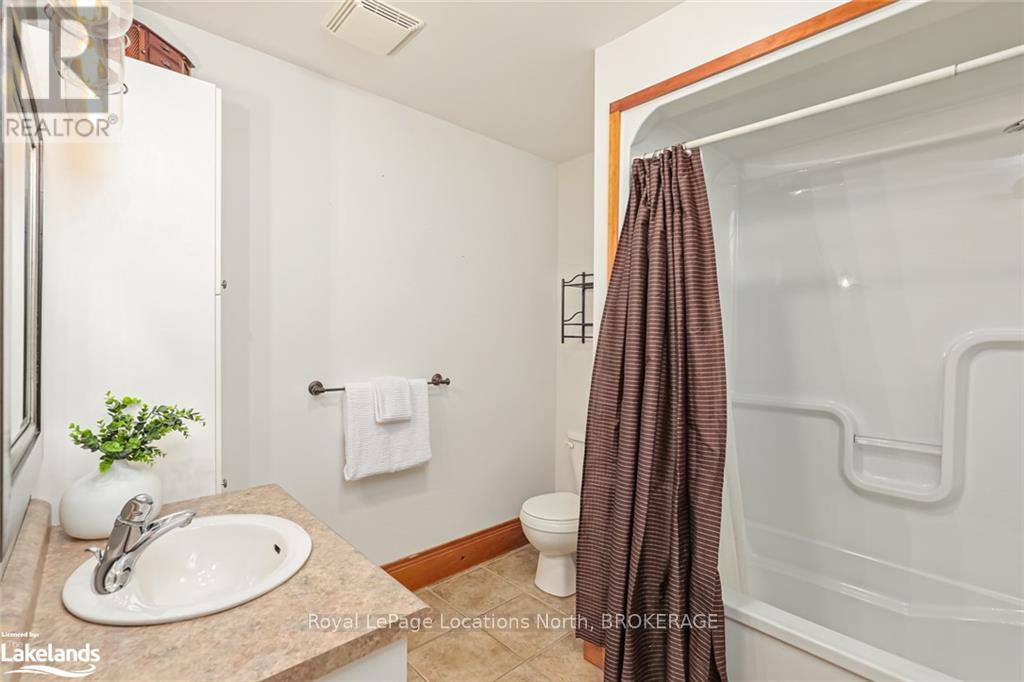 47 Blackburn Avenue, Clearview (Nottawa), Ontario  L0M 1P0 - Photo 16 - S10439287