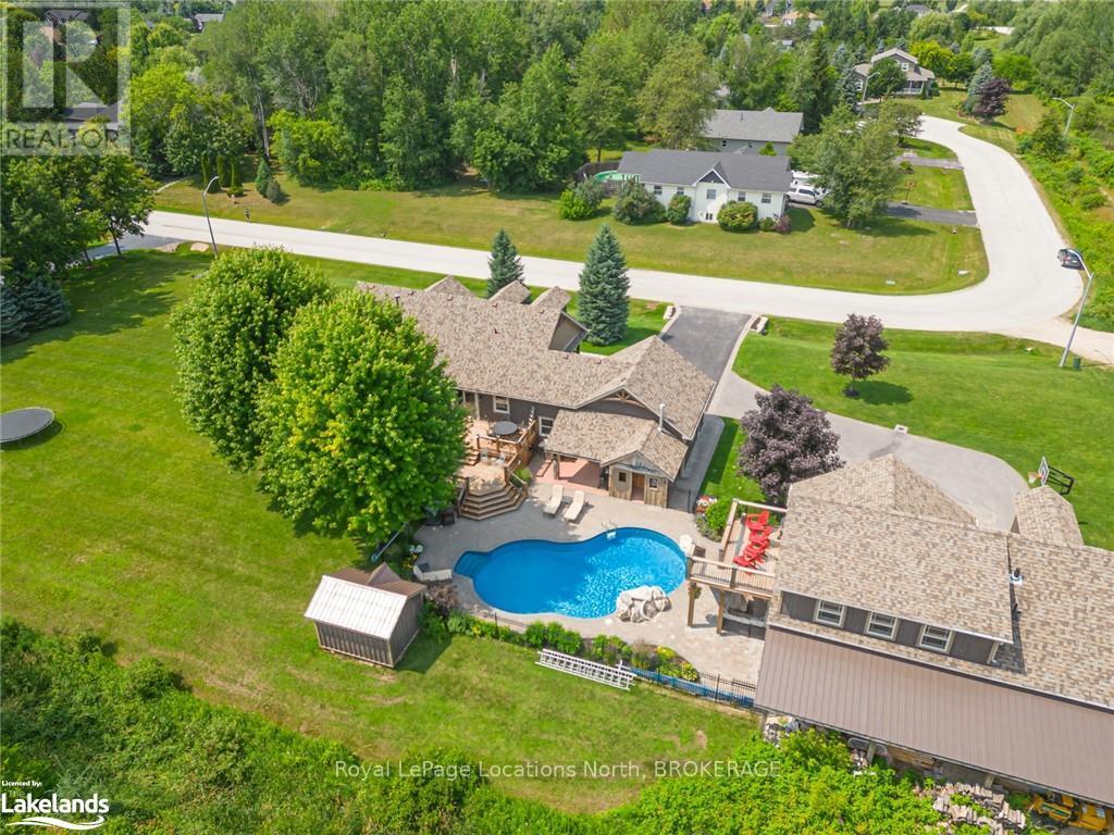 47 Blackburn Avenue, Clearview (Nottawa), Ontario  L0M 1P0 - Photo 3 - S10439287