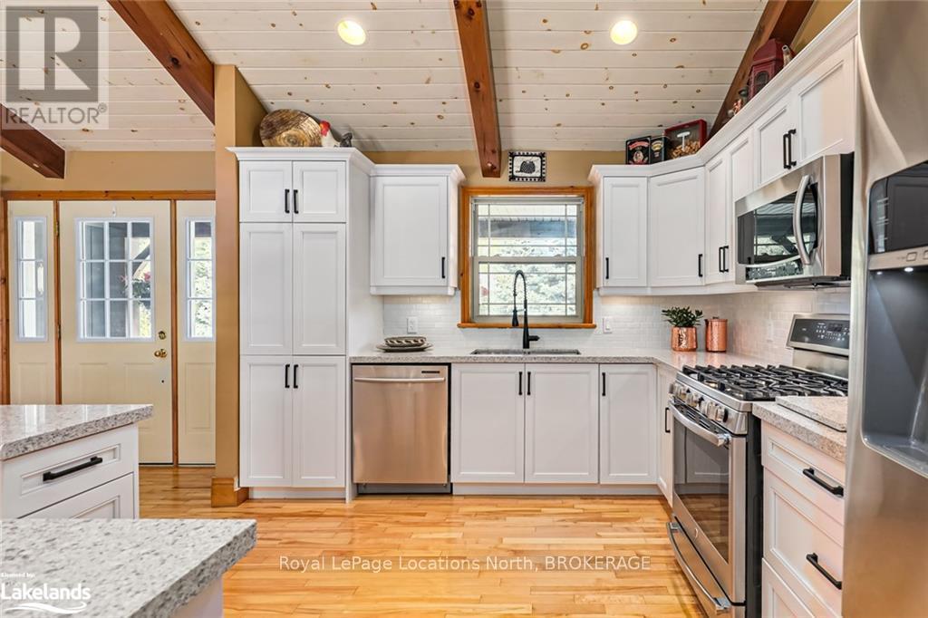47 Blackburn Avenue, Clearview (Nottawa), Ontario  L0M 1P0 - Photo 6 - S10439287
