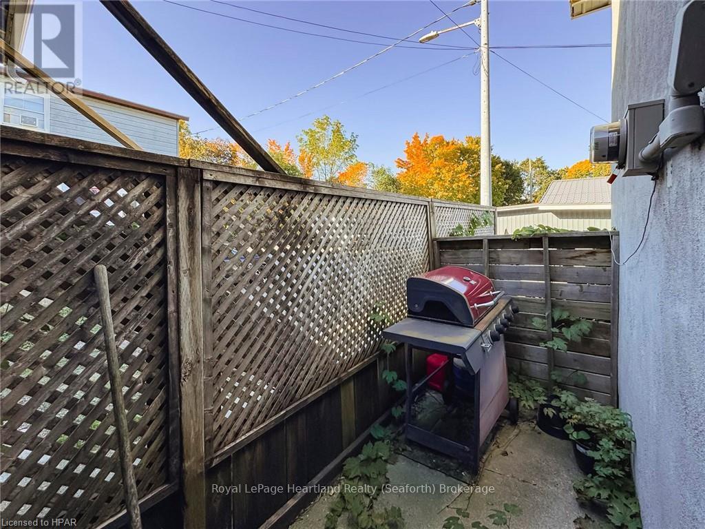 12 Princess Street W, Central Huron, Ontario  N0M 1L0 - Photo 26 - X10780523
