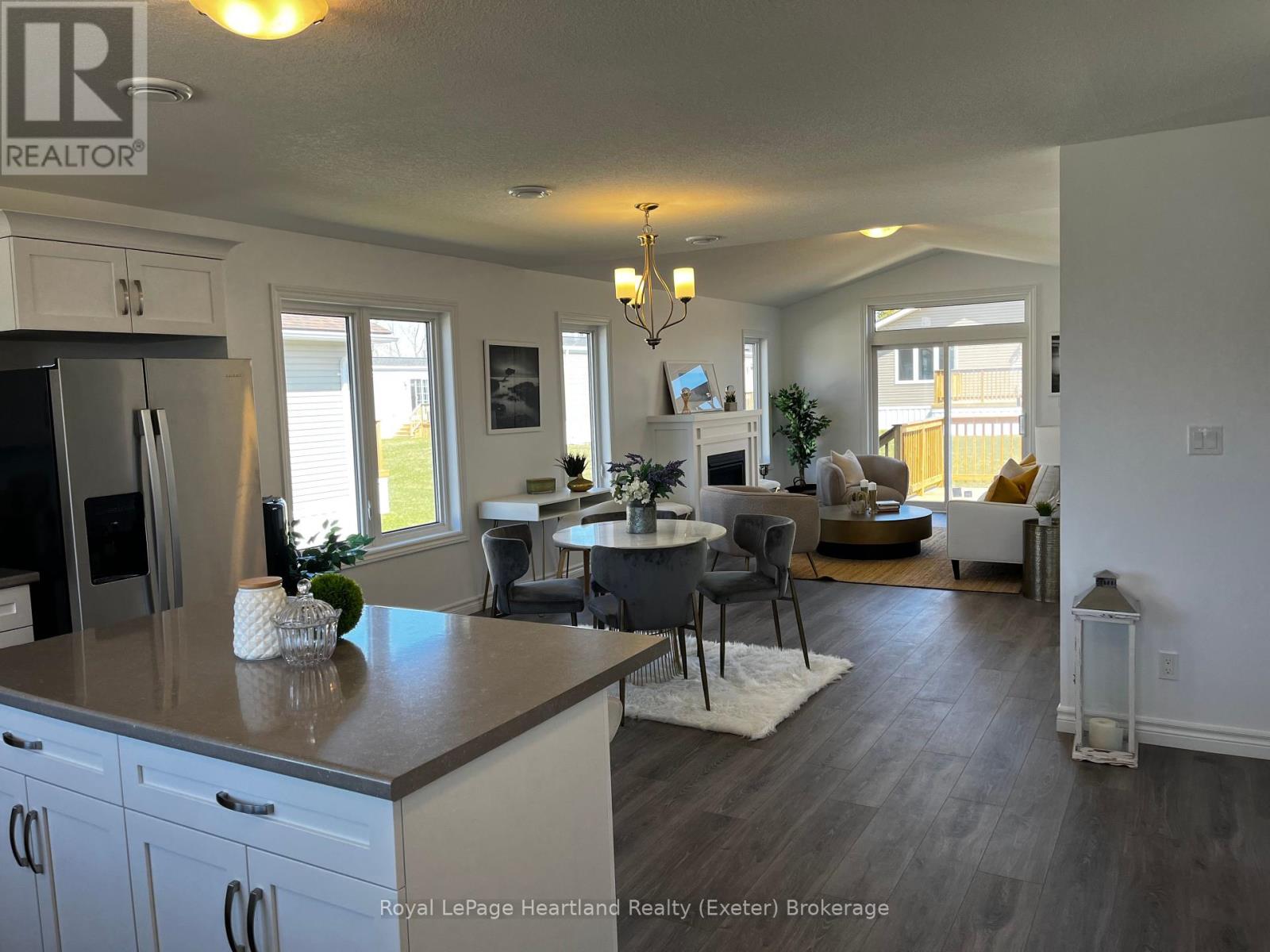 20 Blfs Vw Boulevard, Ashfield-Colborne-Wawanosh, Ontario  N7A 0C6 - Photo 3 - X10780529