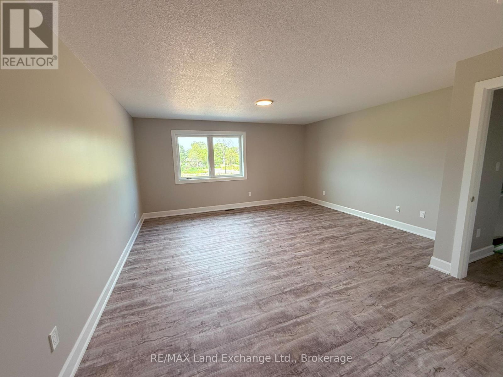 3 - 8 Golf Links Road, Kincardine, Ontario  N2Z 0G1 - Photo 4 - X10845632