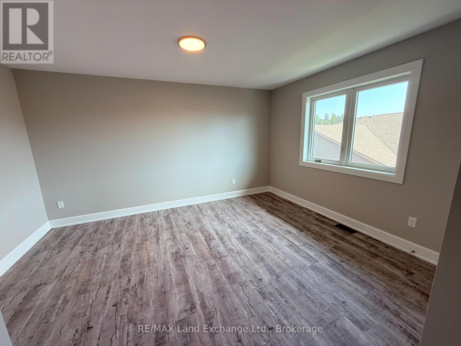 3 - 8 Golf Links Road, Kincardine, Ontario  N2Z 0G1 - Photo 8 - X10845632