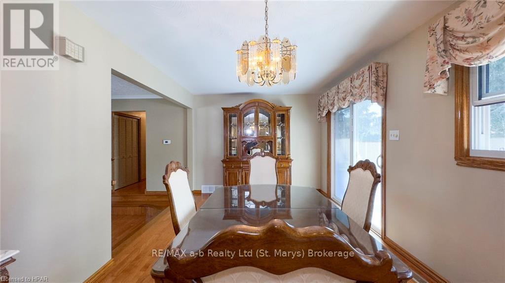 93 Langford Dr Drive, Lucan Biddulph (Lucan), Ontario  N0M 2J0 - Photo 14 - X10780566