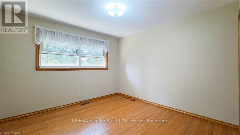 93 Langford Dr Drive, Lucan Biddulph (Lucan), Ontario  N0M 2J0 - Photo 23 - X10780566