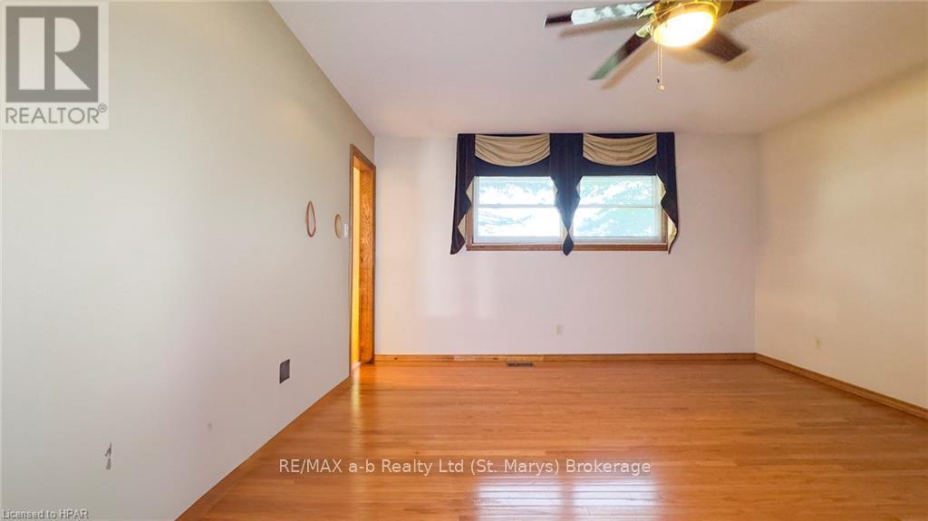 93 Langford Dr Drive, Lucan Biddulph (Lucan), Ontario  N0M 2J0 - Photo 25 - X10780566