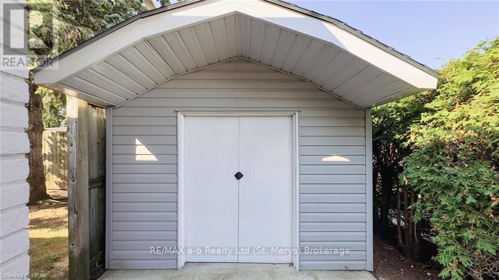 93 Langford Dr Drive, Lucan Biddulph (Lucan), Ontario  N0M 2J0 - Photo 35 - X10780566