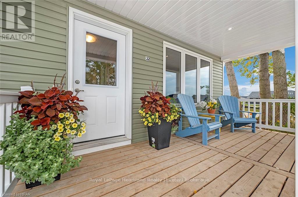 22 Blfs Vw Boulevard, Ashfield-Colborne-Wawanosh, Ontario  N7A 0C6 - Photo 2 - X10780664