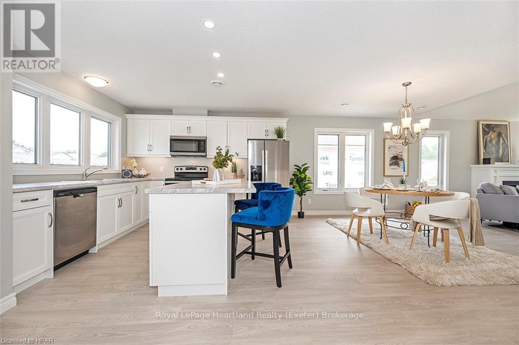 22 Blfs Vw Boulevard, Ashfield-Colborne-Wawanosh, Ontario  N7A 0C6 - Photo 4 - X10780664