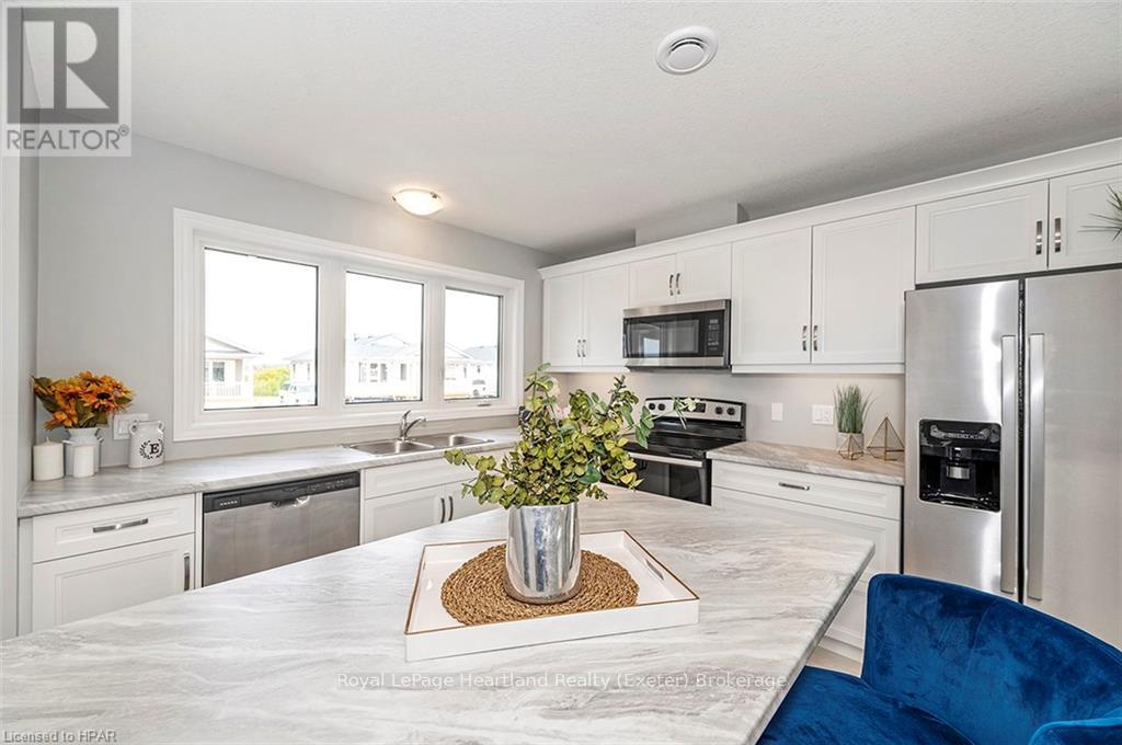 22 Blfs Vw Boulevard, Ashfield-Colborne-Wawanosh, Ontario  N7A 0C6 - Photo 5 - X10780664