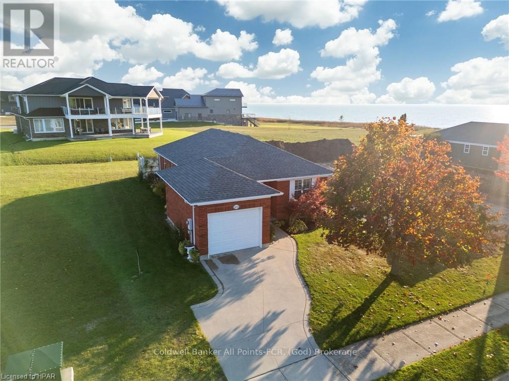 233 BETHUNE CRESCENT, Goderich, Ontario