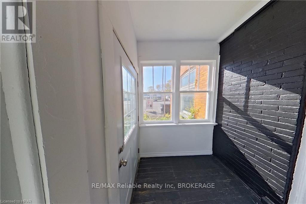 170 Erie Street, Stratford, Ontario  N5A 2M7 - Photo 4 - X10780689