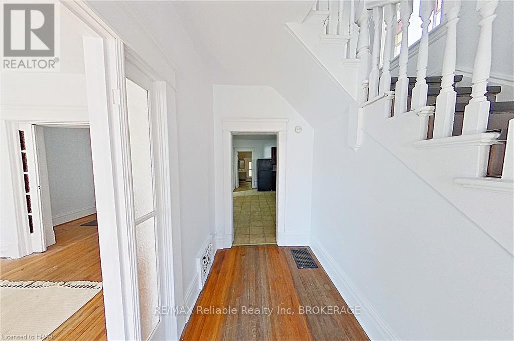 170 Erie Street, Stratford, Ontario  N5A 2M7 - Photo 5 - X10780689