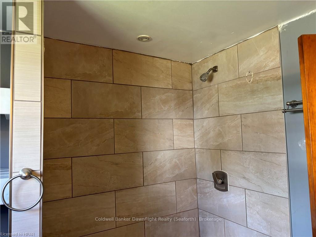 130 Richmond Street, South Huron, Ontario  N0G 1K0 - Photo 12 - X10780690