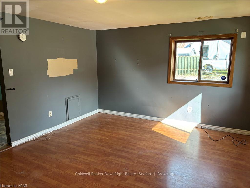 130 Richmond Street, South Huron, Ontario  N0G 1K0 - Photo 4 - X10780690
