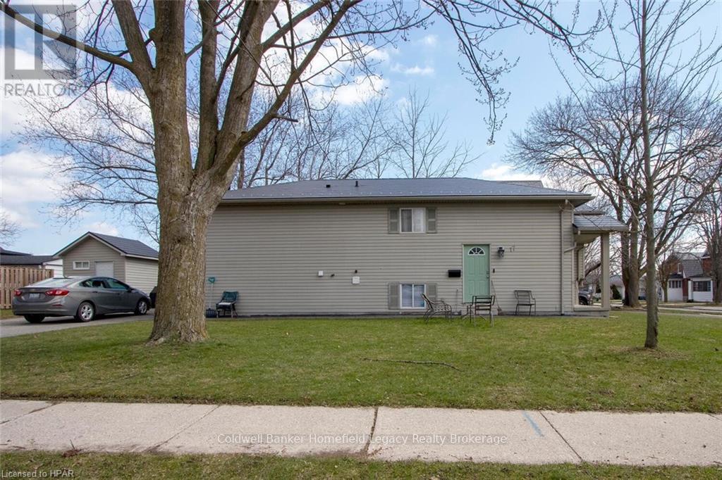 17 Laurier Street, Stratford, Ontario  N5A 4M2 - Photo 3 - X10780828