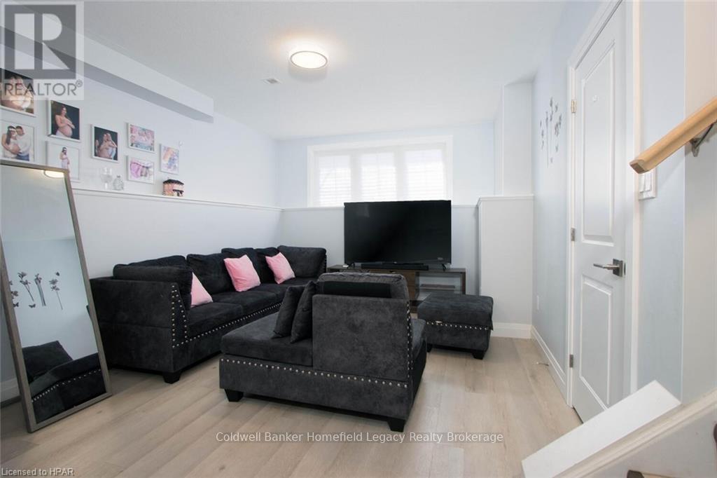 17 Laurier Street, Stratford, Ontario  N5A 4M2 - Photo 9 - X10780828