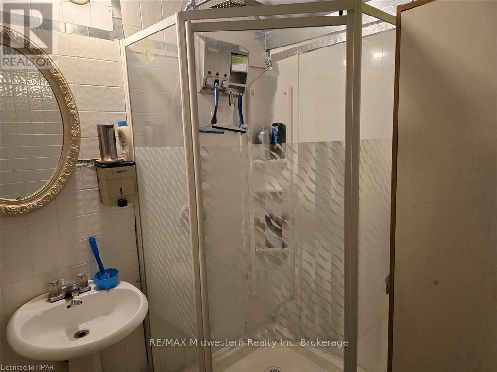 2054 Victoria St, Howick, Ontario  N0G 1X0 - Photo 9 - X10780865