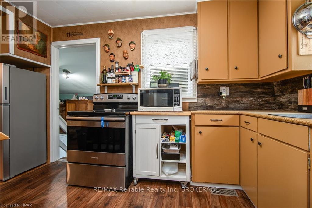 51 Dunlop Street, Central Huron, Ontario  N0M 1L0 - Photo 11 - X10780886