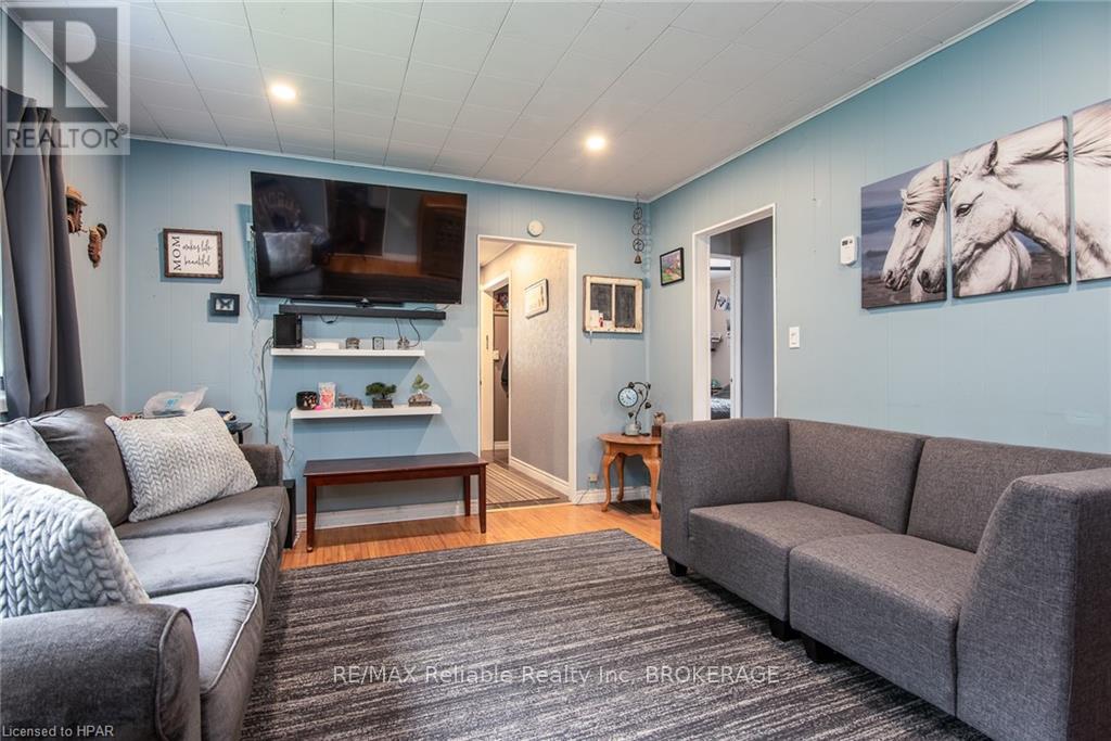 51 Dunlop Street, Central Huron, Ontario  N0M 1L0 - Photo 9 - X10780886