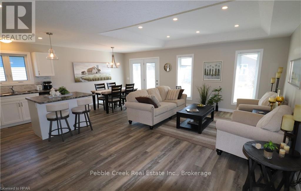 28 Huron Heights Drive, Ashfield-Colborne-Wawanosh (Colborne), Ontario  N7A 0B1 - Photo 12 - X10780933