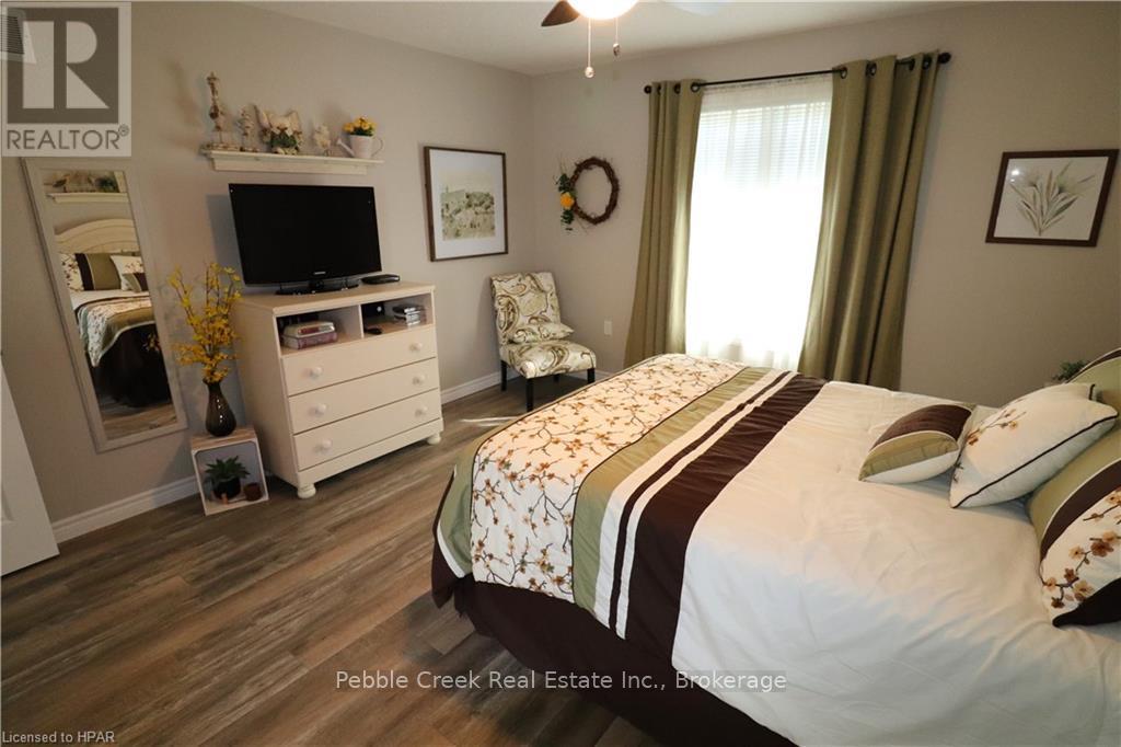 28 Huron Heights Drive, Ashfield-Colborne-Wawanosh (Colborne), Ontario  N7A 0B1 - Photo 16 - X10780933