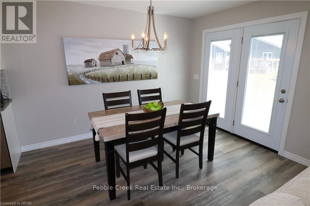 28 Huron Heights Drive, Ashfield-Colborne-Wawanosh (Colborne), Ontario  N7A 0B1 - Photo 9 - X10780933