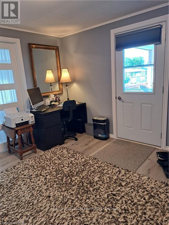 15 Velma Street, Strathroy-Caradoc (Se), Ontario  N7G 3K9 - Photo 2 - X10781174