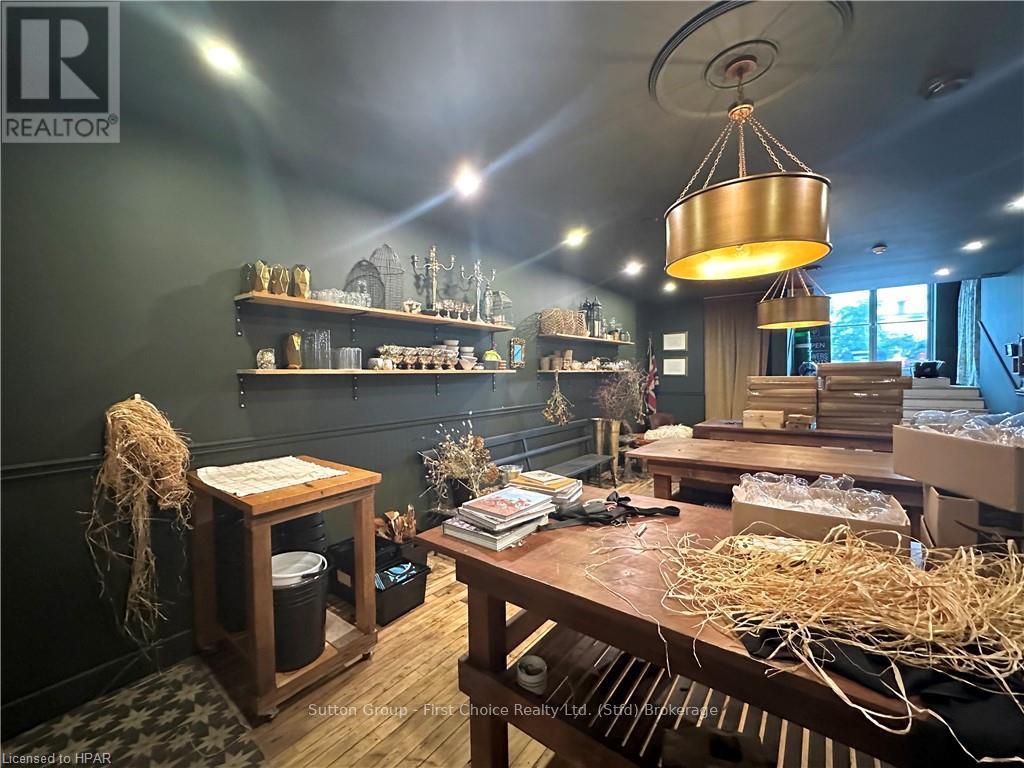 22 Wellington Street, Stratford, Ontario  N5A 2L2 - Photo 8 - X10781235