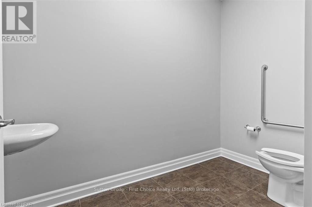 459 Erie Street, Stratford, Ontario  N5A 2N3 - Photo 8 - X10781288