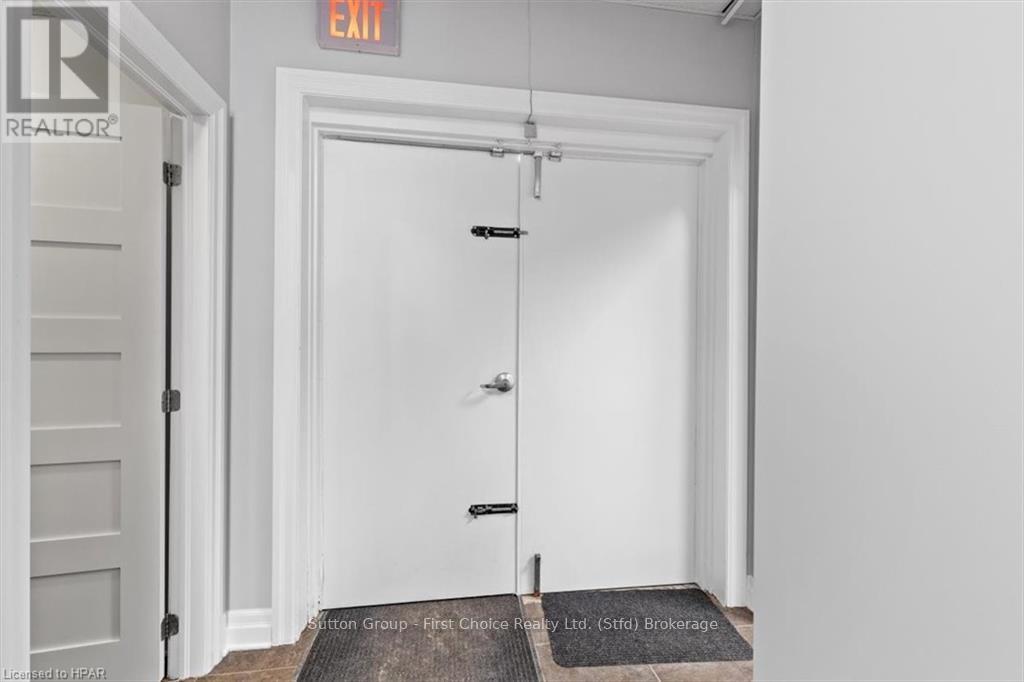 459 Erie Street, Stratford, Ontario  N5A 2N3 - Photo 9 - X10781288